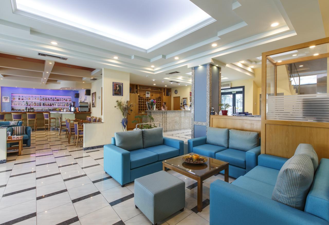 Hotel Толон Екстериор снимка
