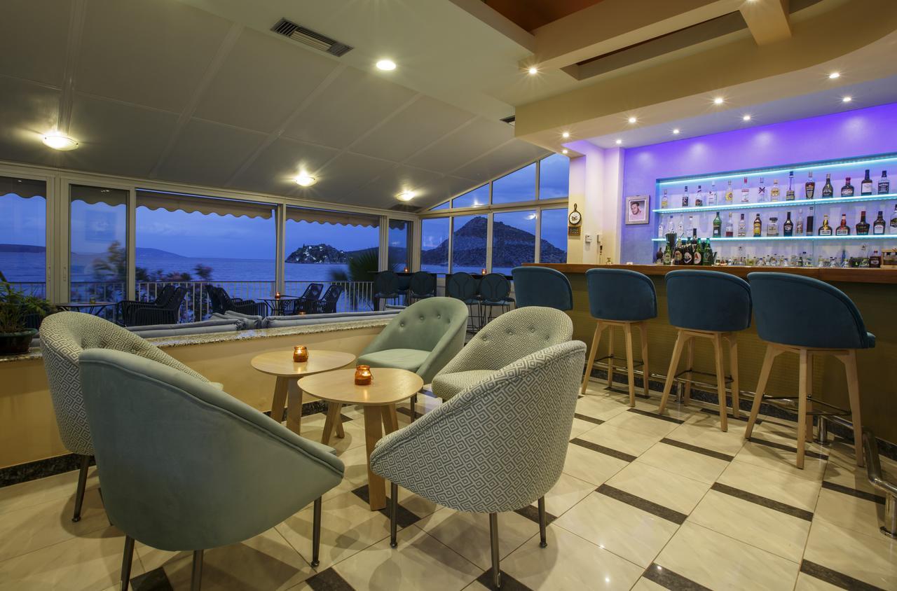 Hotel Толон Екстериор снимка