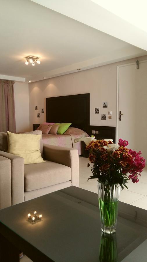 Hotel Толон Екстериор снимка