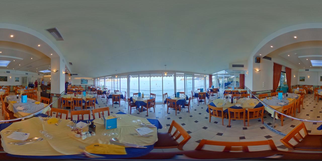 Hotel Толон Екстериор снимка